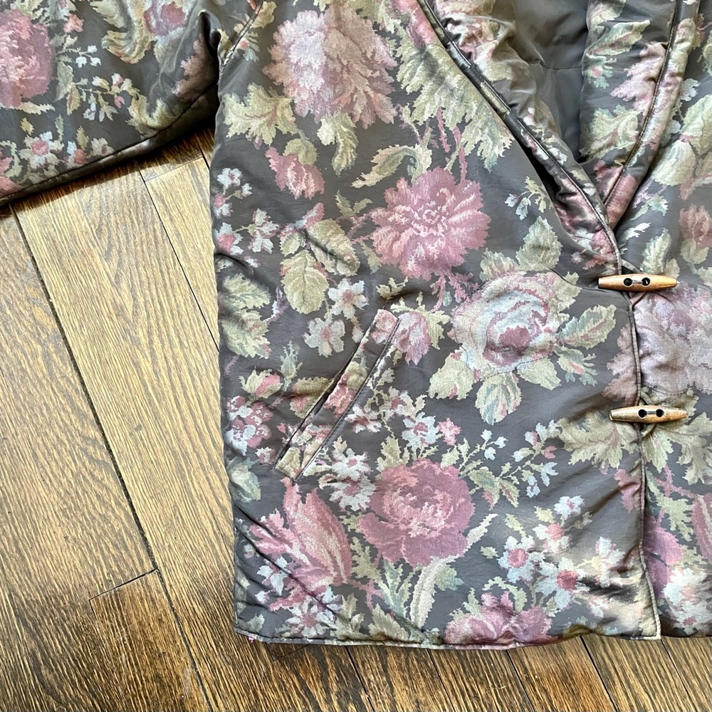 VTG Bill Blass Floral Down Puffer w/ Toggles - Picture 8 of 12